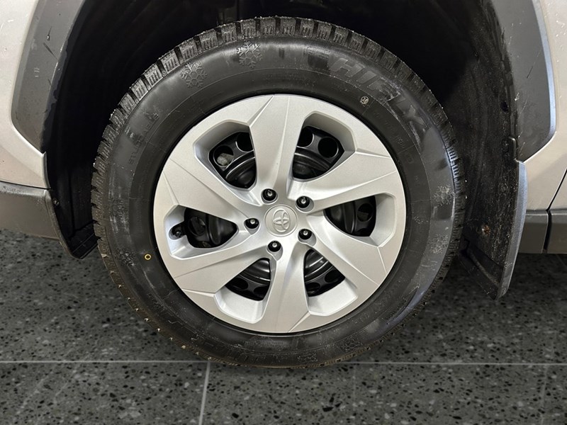 2025 Toyota RAV4 LE AWD