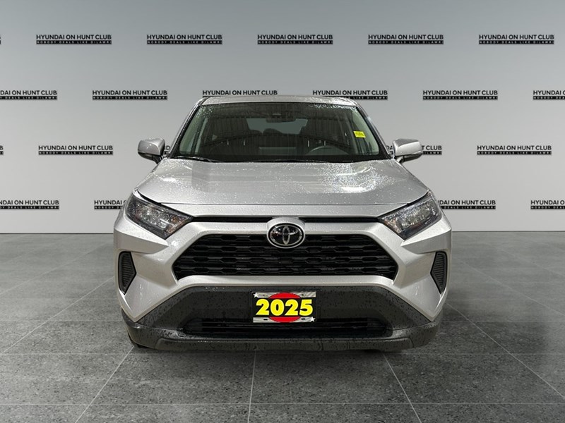 2025 Toyota RAV4 LE AWD