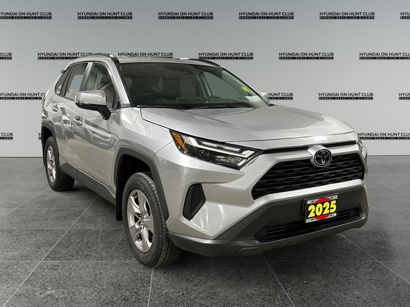 2025 Toyota RAV4 XLE AWD