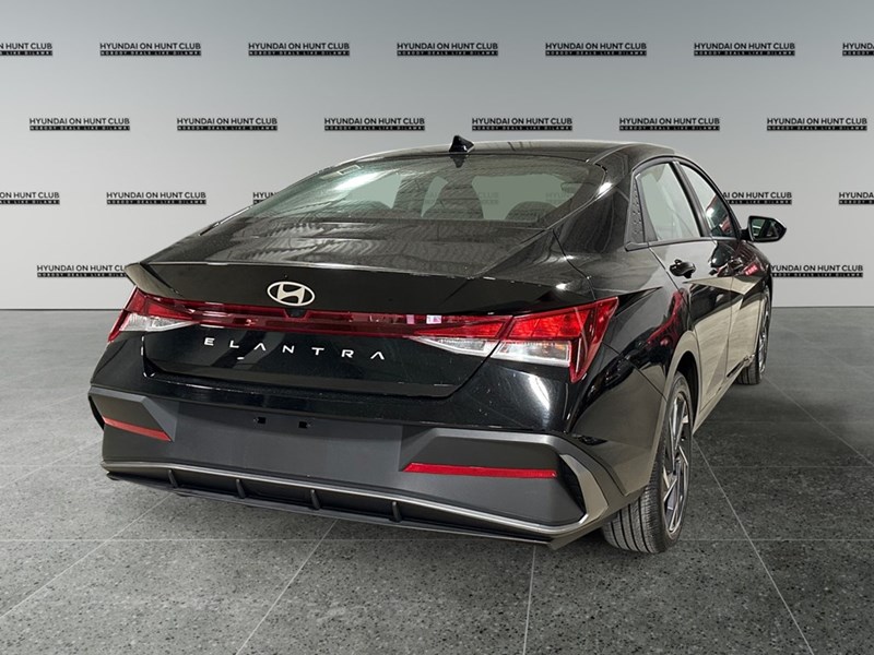 2025 Hyundai Elantra Preferred IVT w/Tech Pkg