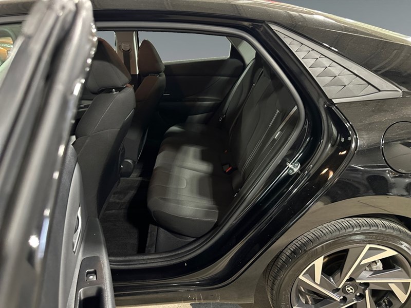 2025 Hyundai Elantra Preferred IVT w/Tech Pkg