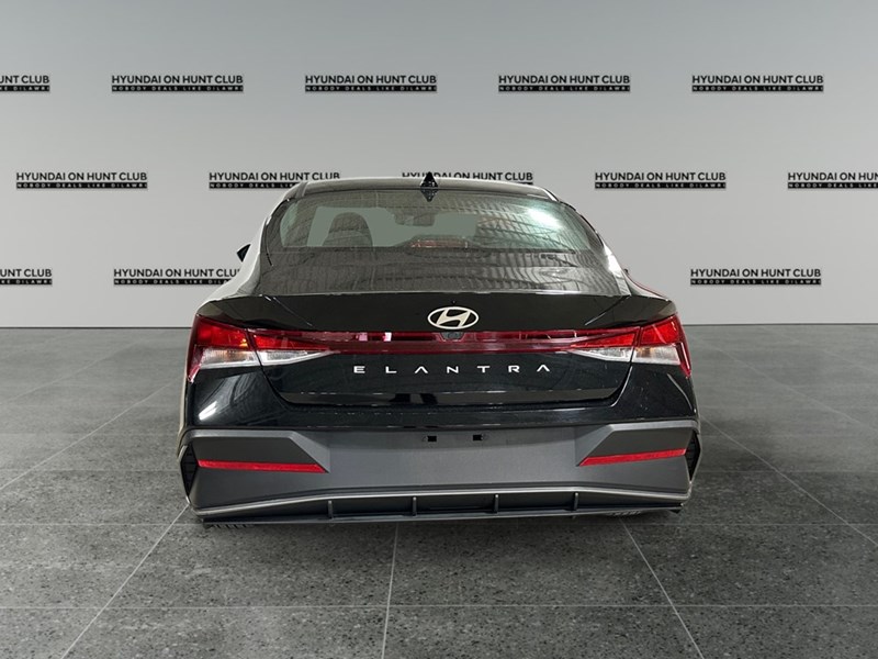 2025 Hyundai Elantra Preferred IVT w/Tech Pkg