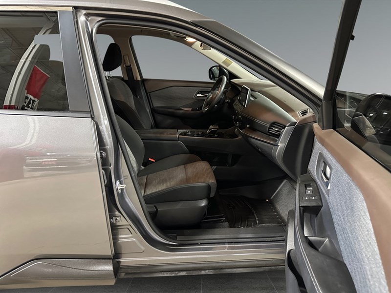 2022 Nissan Rogue AWD SV