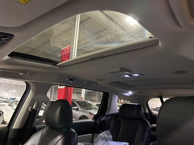 2024 Kia Carnival SX FWD