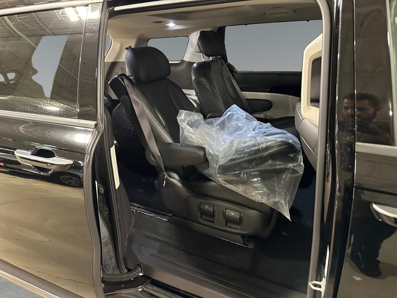 2024 Kia Carnival SX FWD