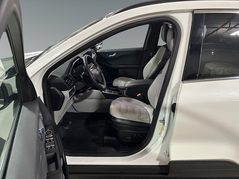 2023 Ford Escape Platinum AWD