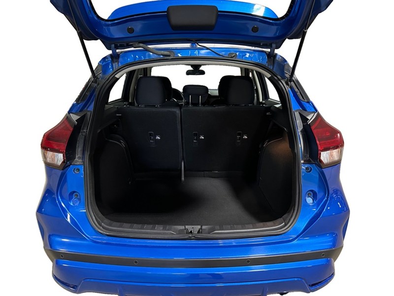 2023 Nissan Kicks SV FWD