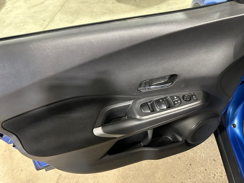 2023 Nissan Kicks SV FWD