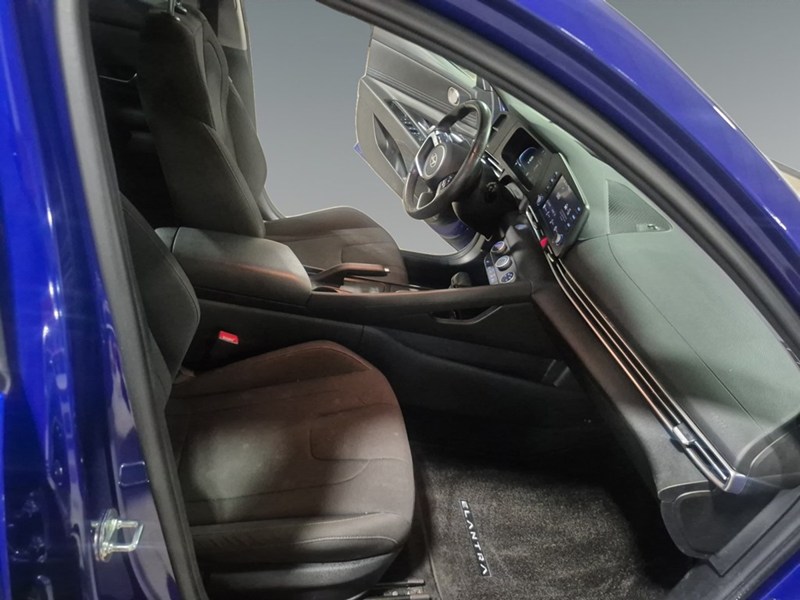 2024 Hyundai Elantra Preferred IVT