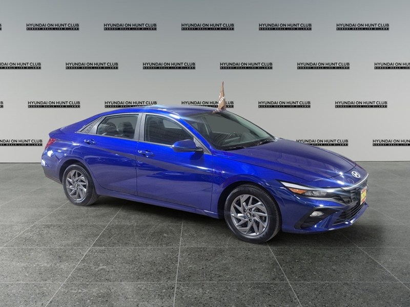 2024 Hyundai Elantra Preferred IVT