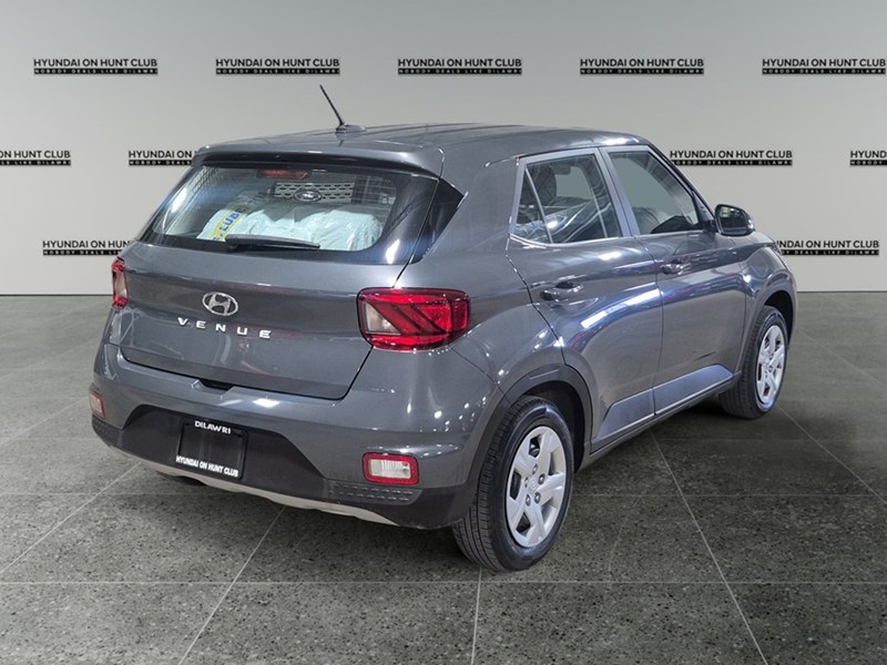 2024 Hyundai Venue Essential IVT