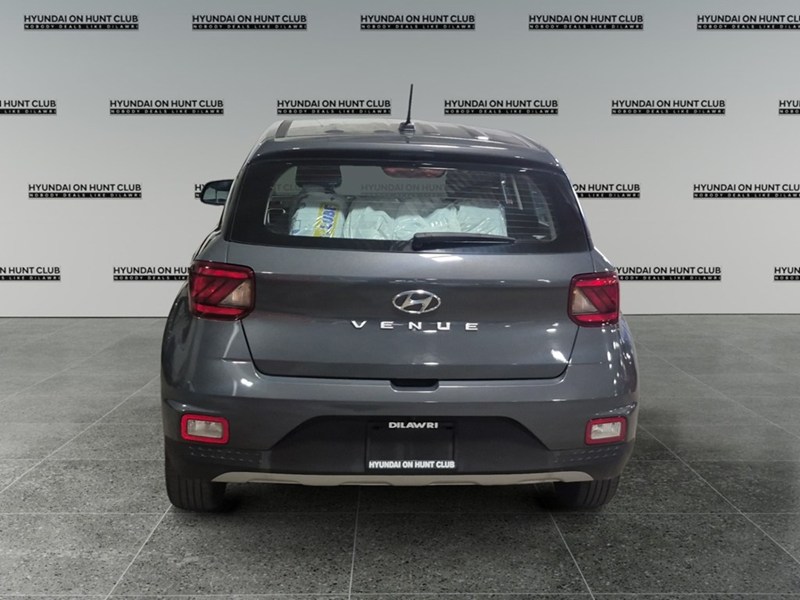 2024 Hyundai Venue Essential IVT