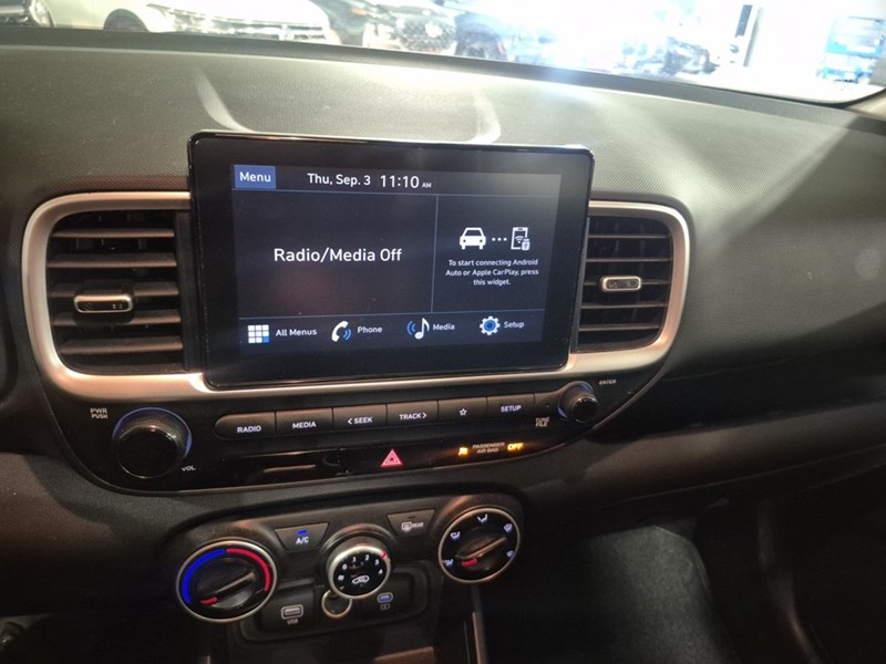 2024 Hyundai Venue Essential IVT