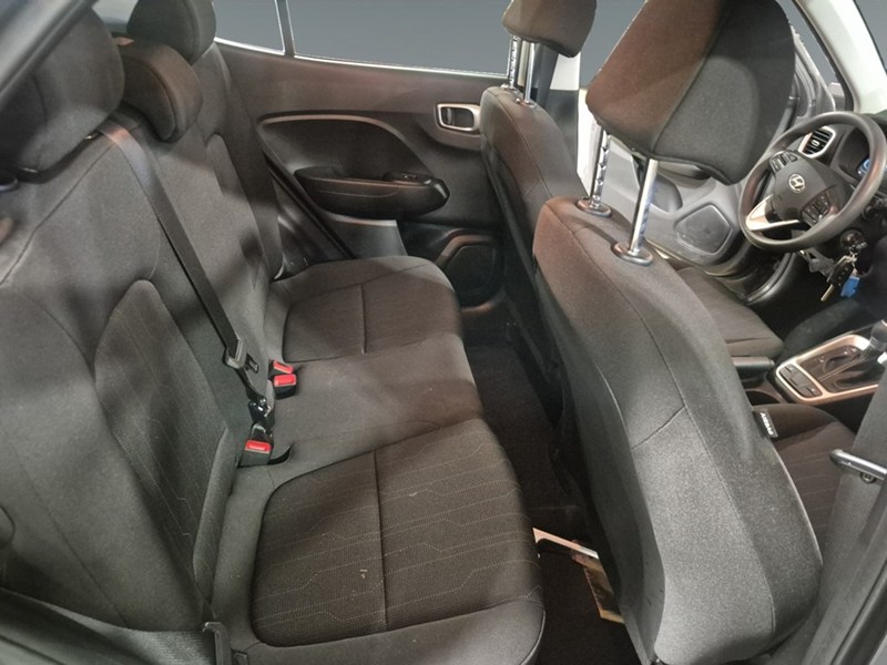 2024 Hyundai Venue Essential IVT