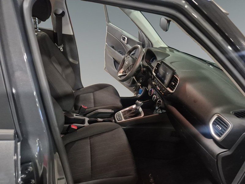 2024 Hyundai Venue Essential IVT