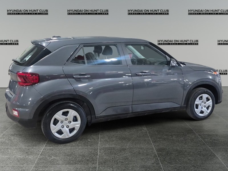 2024 Hyundai Venue Essential IVT