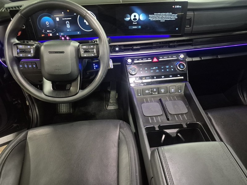 2025 Hyundai Santa Fe Ultimate Calligraphy AWD