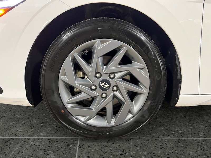 2024 Hyundai Elantra Preferred IVT