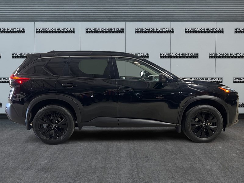 2023 Nissan Rogue AWD SV Midnight Edition