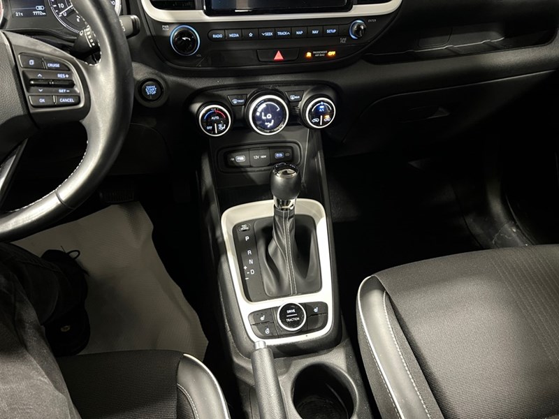 2022 Hyundai Venue Ultimate IVT w/Black Interior