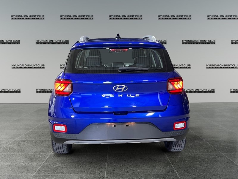 2022 Hyundai Venue Ultimate IVT w/Black Interior