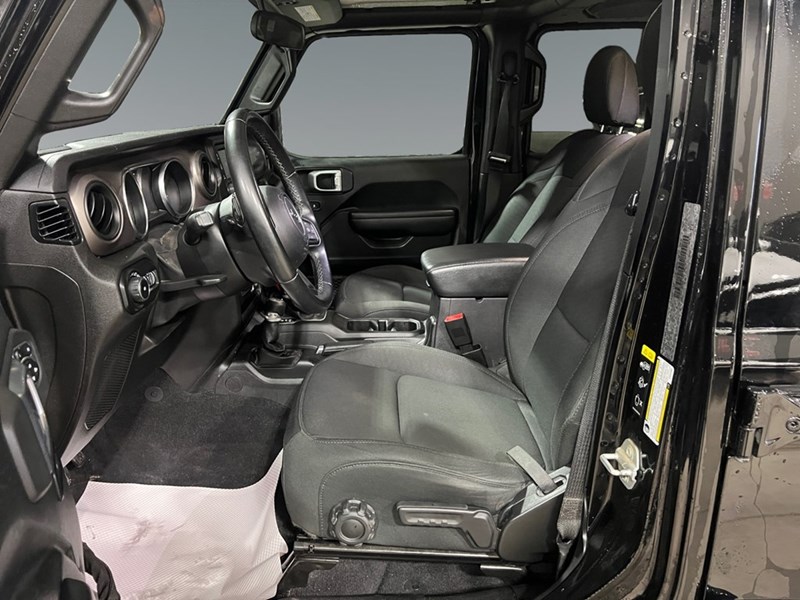 2020 Jeep Wrangler Unlimited Black and Tan 4x4