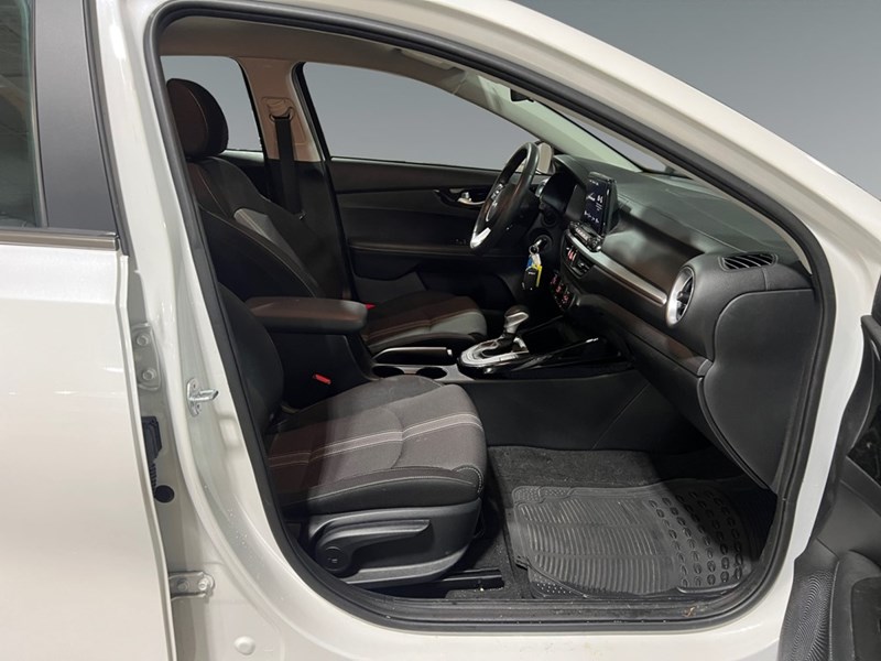 2024 Kia Forte EX IVT