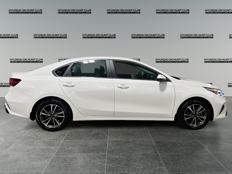 2024 Kia Forte EX IVT