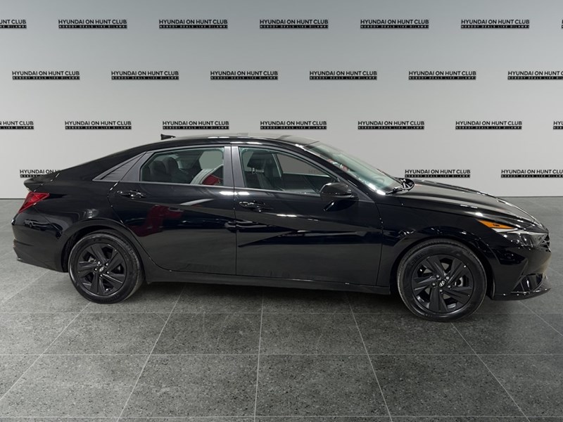 2023 Hyundai Elantra Preferred IVT w/Tech Pkg