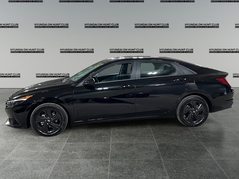2023 Hyundai Elantra Preferred IVT w/Tech Pkg