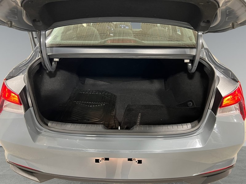 2022 Hyundai Elantra Preferred IVT w/Sun & Tech Package