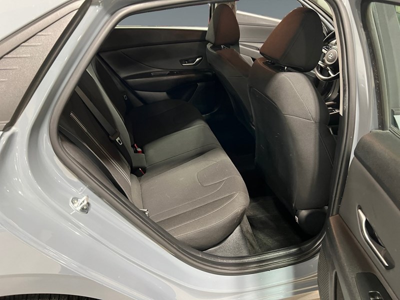 2022 Hyundai Elantra Preferred IVT w/Sun & Tech Package