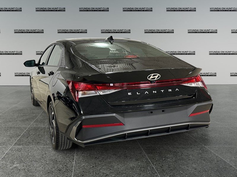 2025 Hyundai Elantra Preferred IVT w/Tech Pkg
