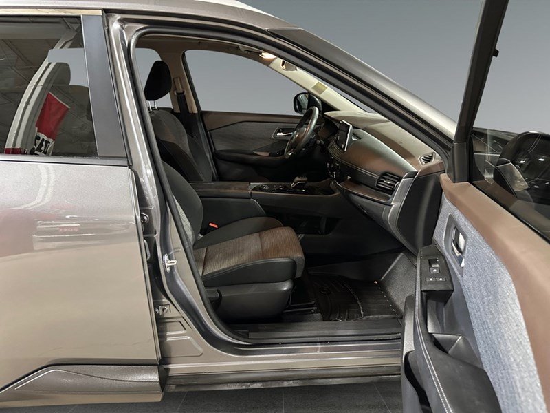 2022 Nissan Rogue AWD SV