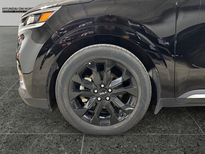 2024 Kia Carnival SX FWD
