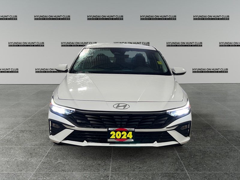 2024 Hyundai Elantra Preferred IVT