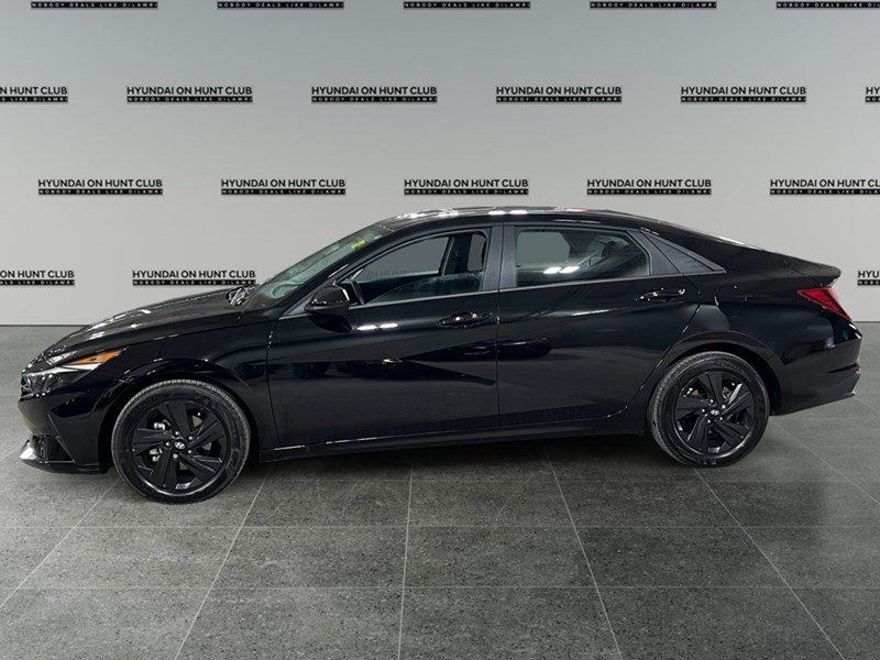 2023 Hyundai Elantra Preferred IVT w/Tech Pkg