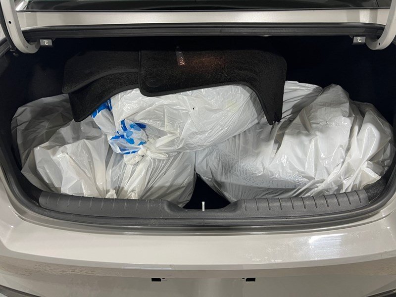 2023 Hyundai Elantra Luxury IVT w/Two-Tone Interior