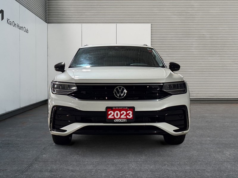 2023 Volkswagen Tiguan Comfortline R-Line Black Edition 4MOTION