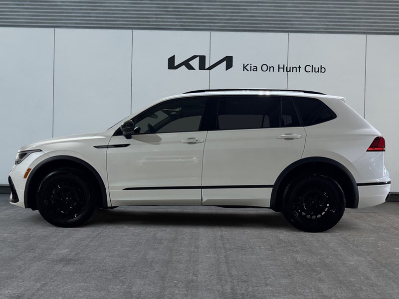 2023 Volkswagen Tiguan Comfortline R-Line Black Edition 4MOTION