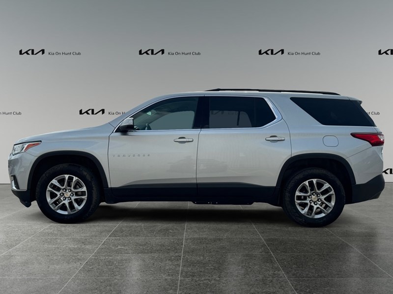 2021 Chevrolet Traverse LT Cloth w/1LT