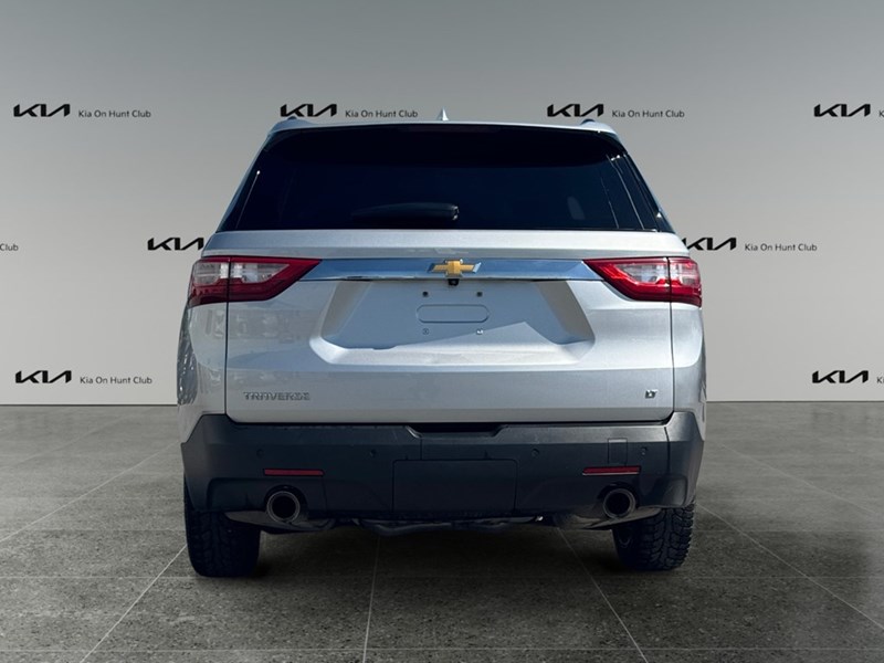 2021 Chevrolet Traverse LT Cloth w/1LT