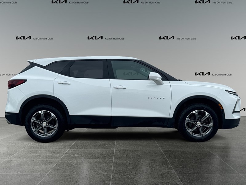2023 Chevrolet Blazer AWD 2 LT