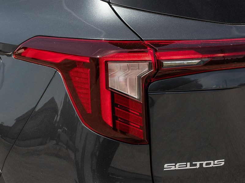 2026 Kia Seltos SX AWD w/Brown Interior