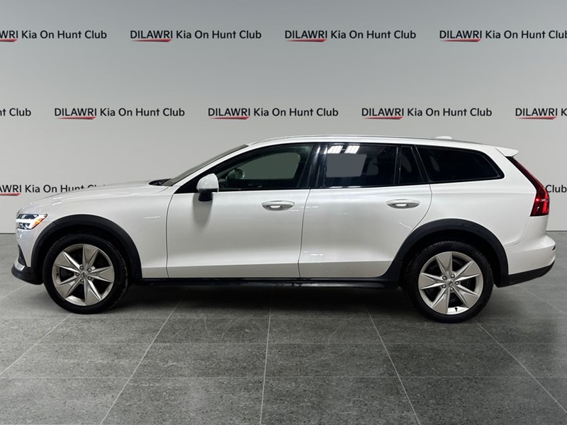 2023 Volvo V60 Cross Country B5 AWD Core