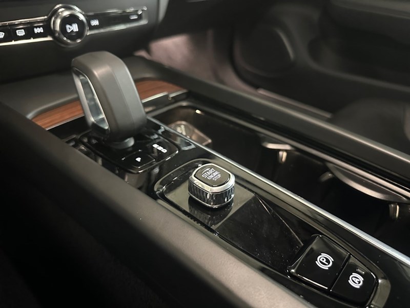 2023 Volvo V60 Cross Country B5 AWD Core