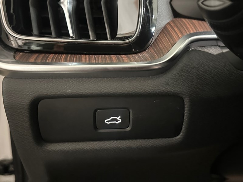 2023 Volvo V60 Cross Country B5 AWD Core