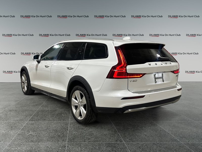2023 Volvo V60 Cross Country B5 AWD Core