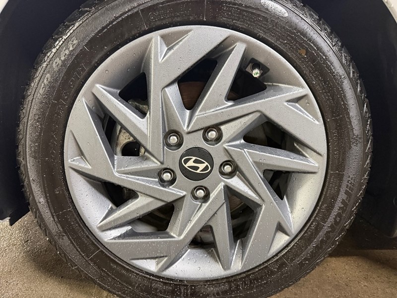 2025 Hyundai Elantra Preferred IVT