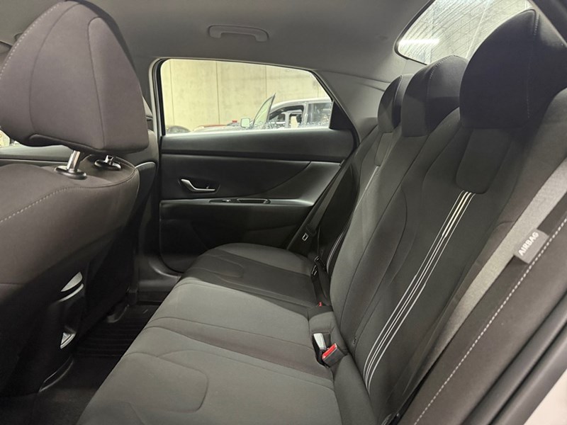 2025 Hyundai Elantra Preferred IVT